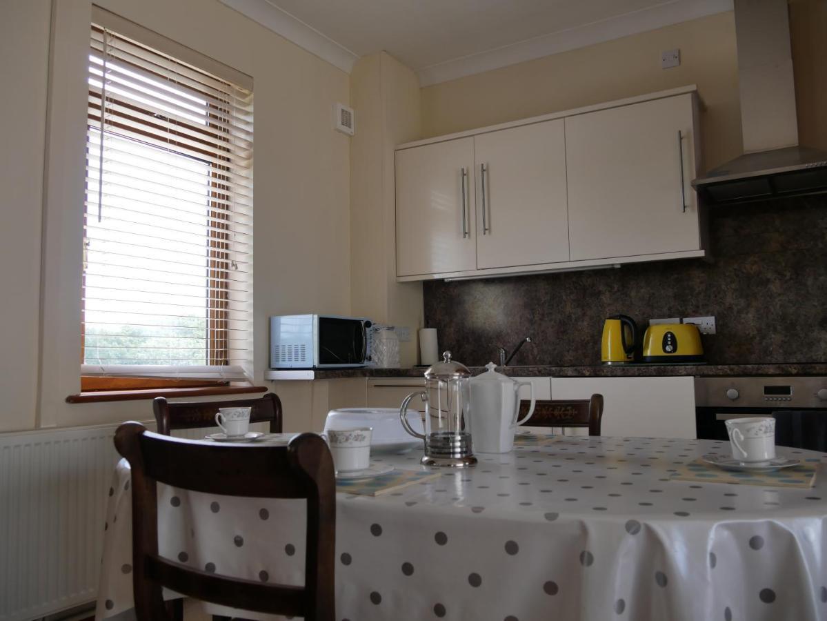 Penddaulwyn Uchaf Farm # Carmarthenshire Apartment Nantgaredig Exterior photo