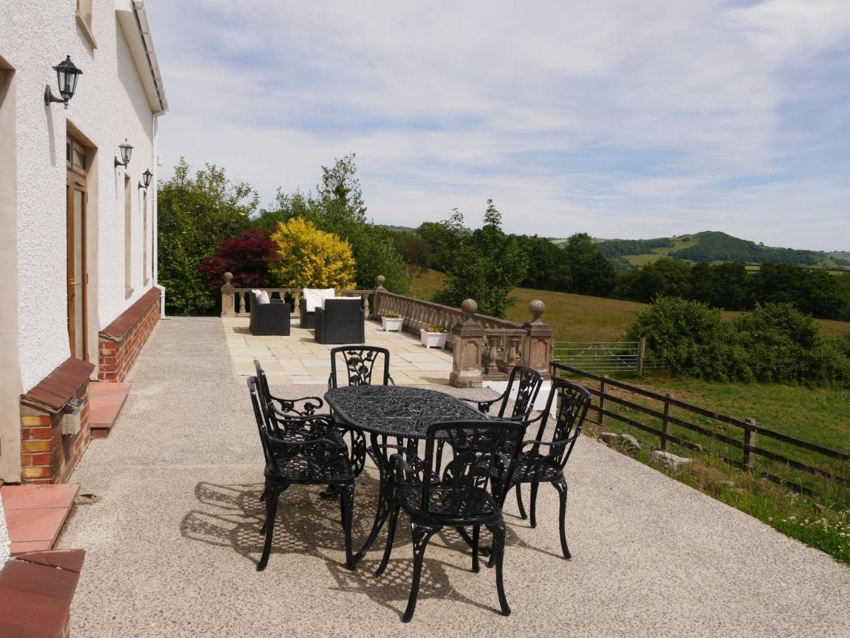 Penddaulwyn Uchaf Farm # Carmarthenshire Apartment Nantgaredig Exterior photo